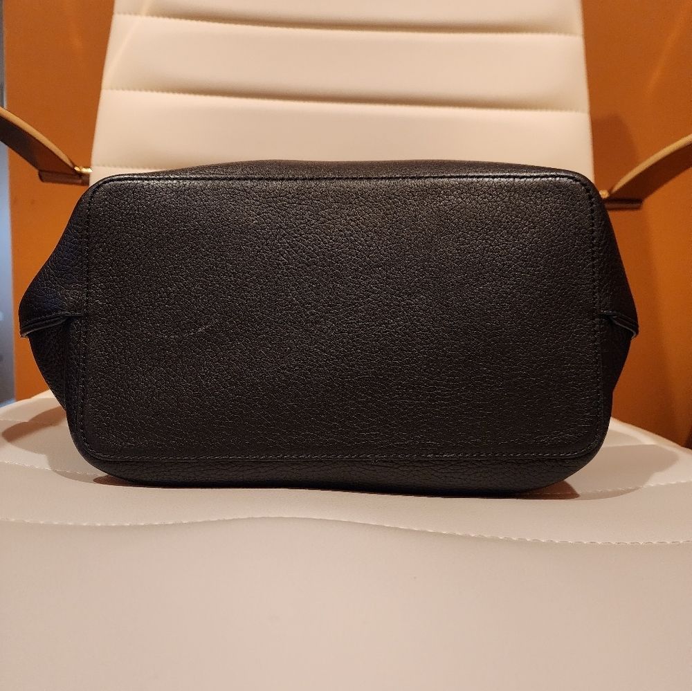 Tory Burch Perry Hobo - Beautiful Black, Cream Interior (Dust Bag!) - Picture 3 of 9